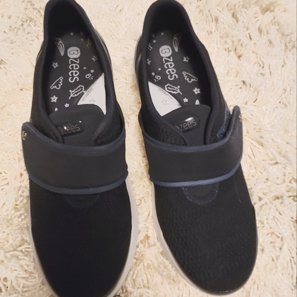 BZEES Ladies 10m. NAVY BLUE. Velcro across the top